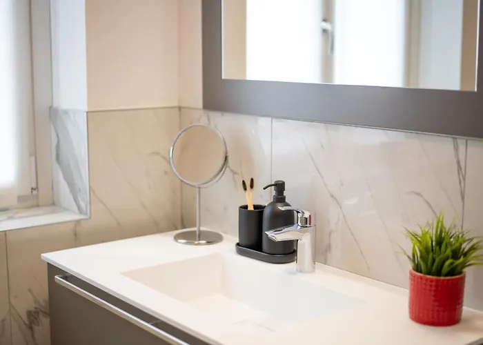 Dei Venti North By Curtiaffitti Pianello Del Lario